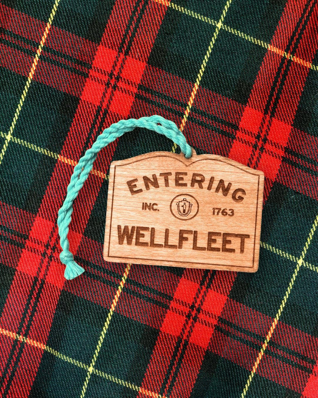 Personalized Wooden Wellfleet Sign Ornament: Cape Cod Coastal Decor